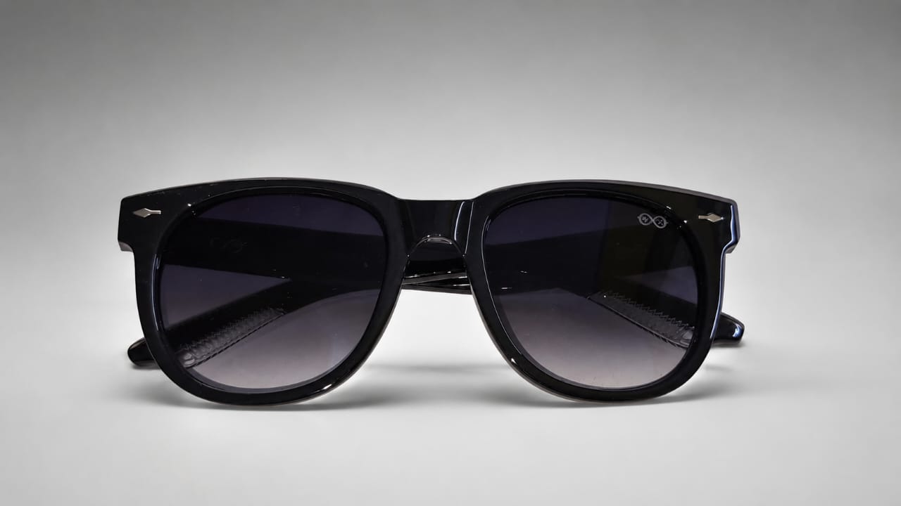 RETIFOCUS Square Black Sunglasses with Black Gradient Lenses